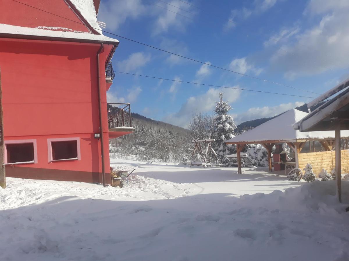 Malinowy Domek Mlynczyska Exterior photo